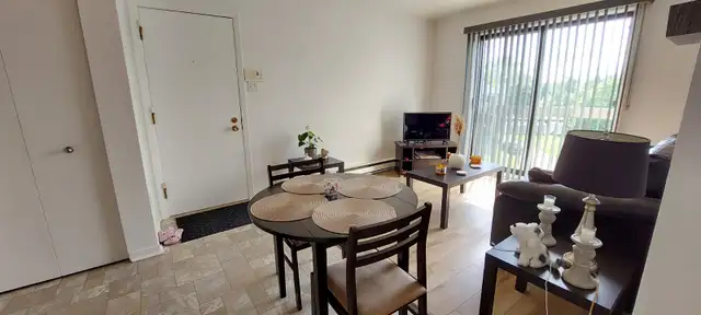 ST-JÉRÔME PETIT 3 1/2 1090$ MEUBLÉ/CHAUFFÉ/WIFI 1er juillet - Photo 8