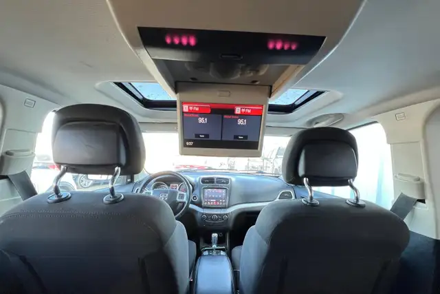 2018 Dodge Journey SXT AWD - Photo 13