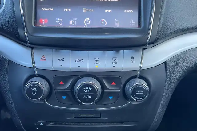 2018 Dodge Journey SXT AWD - Photo 16
