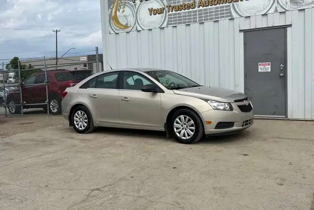 2011 Chevrolet Cruze 4dr Sdn LS  w/1SB - Photo 3