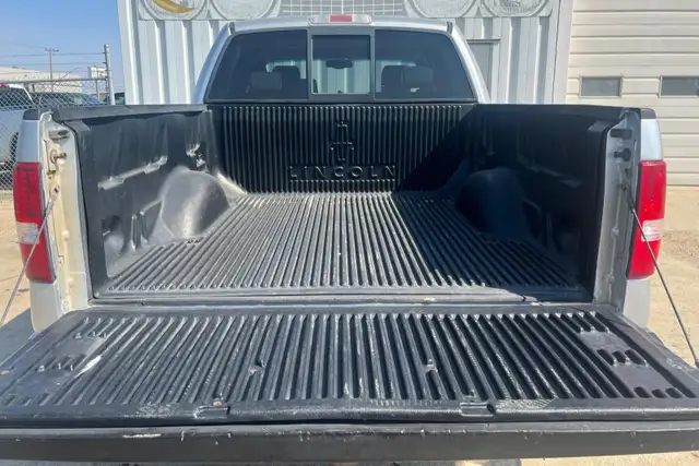 2006 Lincoln Mark LT 4WD Supercrew 139' - Photo 19