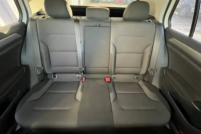 2016 Volkswagen Golf 5dr HB Auto 1.8 TSI Trendline - Photo 15