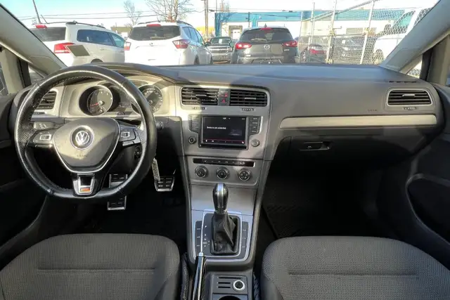 2016 Volkswagen Golf 5dr HB Auto 1.8 TSI Trendline - Photo 16