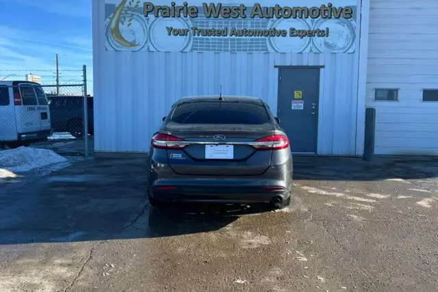 2018 Ford Fusion SE FWD - Photo 6