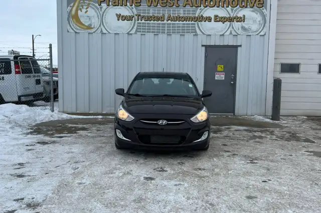 2015 Hyundai Accent 4dr Sdn Auto SE - Photo 2