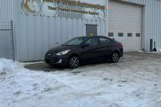 2015 Hyundai Accent 4dr Sdn Auto SE - Photo 9