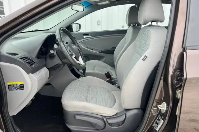 2015 Hyundai Accent 4dr Sdn Auto SE - Photo 11