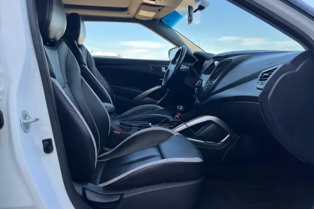 2015 Hyundai Veloster 3dr Cpe Auto Turbo - Photo 15