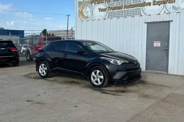 2018 Toyota C-HR FWD XLE - Photo 4