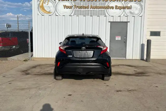 2018 Toyota C-HR FWD XLE - Photo 6