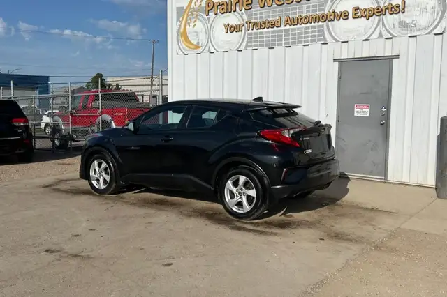 2018 Toyota C-HR FWD XLE - Photo 7