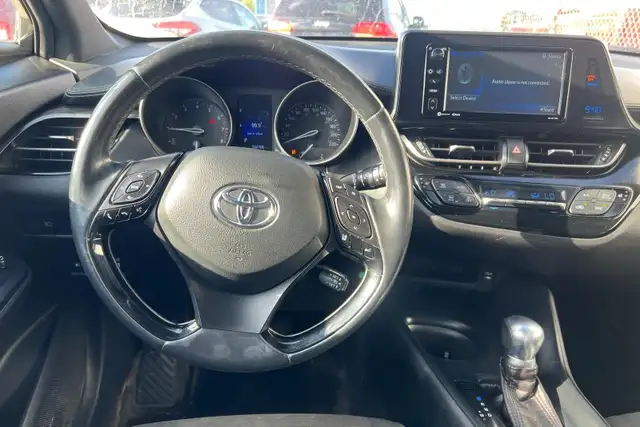 2018 Toyota C-HR FWD XLE - Photo 12