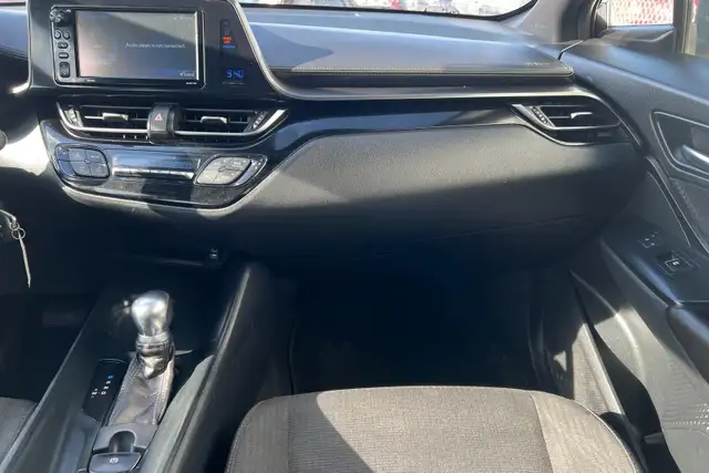 2018 Toyota C-HR FWD XLE - Photo 13