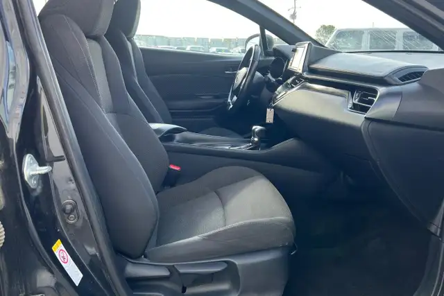 2018 Toyota C-HR FWD XLE - Photo 15