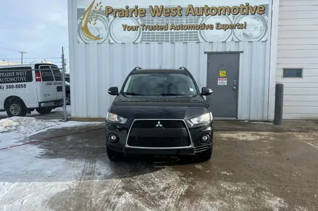 2010 Mitsubishi Outlander 4WD 4dr LS - Photo 2