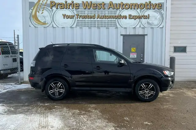 2010 Mitsubishi Outlander 4WD 4dr LS - Photo 4