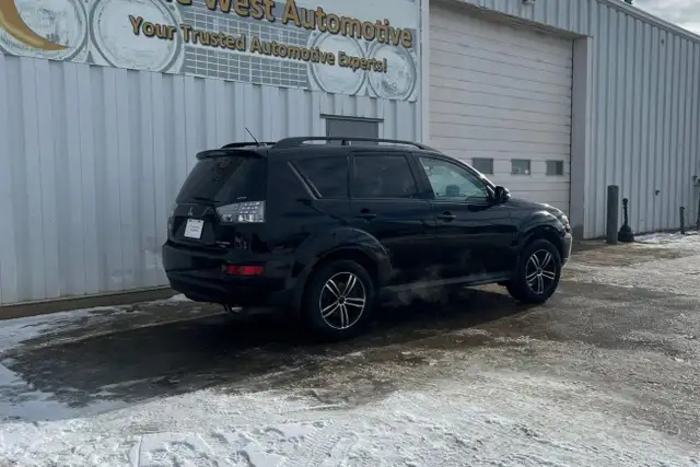 2010 Mitsubishi Outlander 4WD 4dr LS - Photo 5