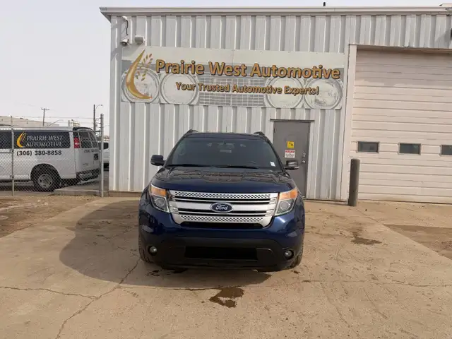 2012 Ford Explorer 4WD 4dr XLT - Photo 2