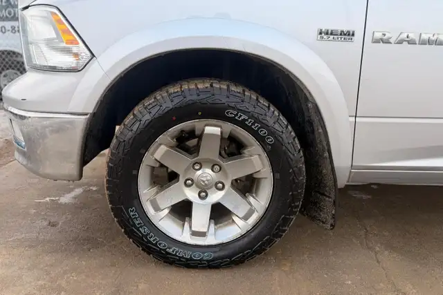 2012 Ram 1500 4WD Crew Cab 140.5' Laramie - Photo 10