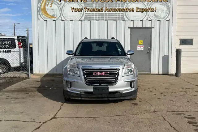 2017 GMC Terrain FWD 4dr SLE w/SLE-2 - Photo 2