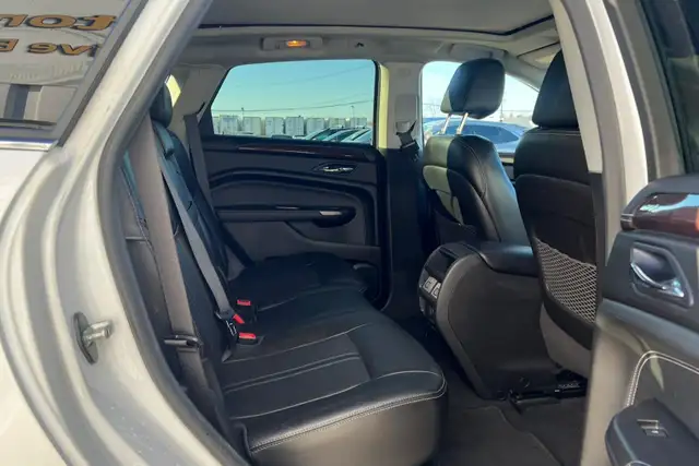 2012 Cadillac SRX AWD 4dr Luxury - Photo 16