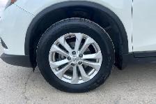 2016 Nissan Rogue AWD 4dr S - Photo 10