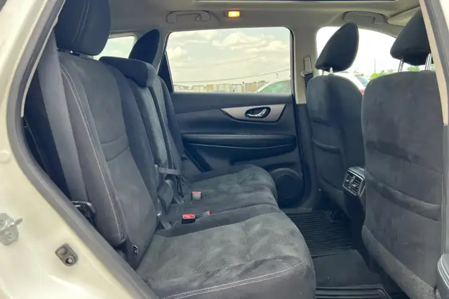 2016 Nissan Rogue AWD 4dr S - Photo 17