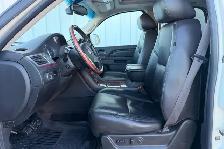 2011 Cadillac Escalade AWD 4dr Luxury - Photo 11