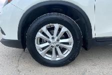 2016 Nissan Rogue AWD  - No Reported Accidents - Photo 11