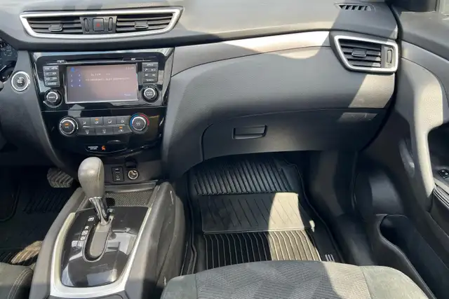 2016 Nissan Rogue AWD  - No Reported Accidents - Photo 14