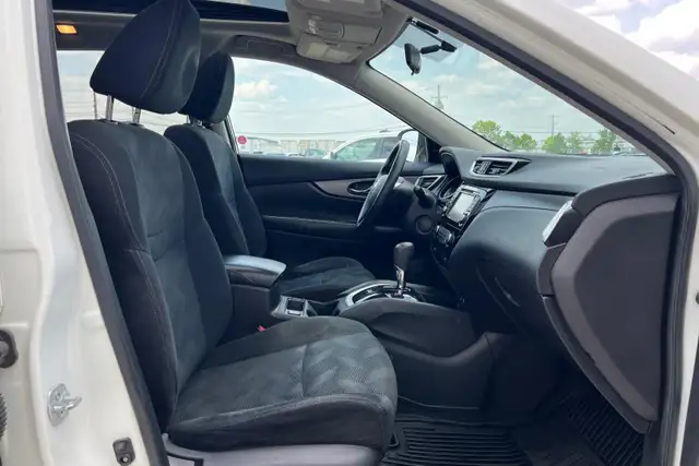 2016 Nissan Rogue AWD  - No Reported Accidents - Photo 16