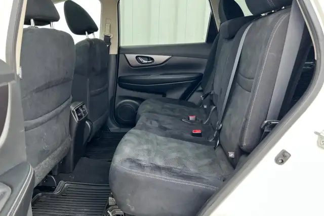 2016 Nissan Rogue AWD  - No Reported Accidents - Photo 17