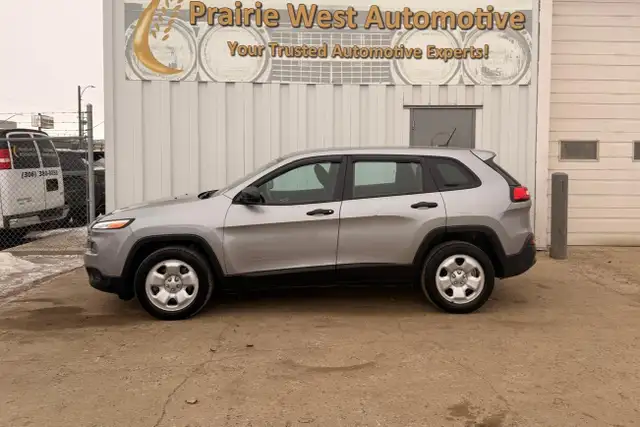 2016 Jeep Cherokee FWD 4dr Sport - Photo 8