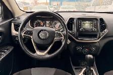 2016 Jeep Cherokee FWD 4dr Sport - Photo 17