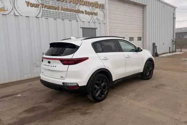 2022 Kia Sportage LX AWD - Photo 4