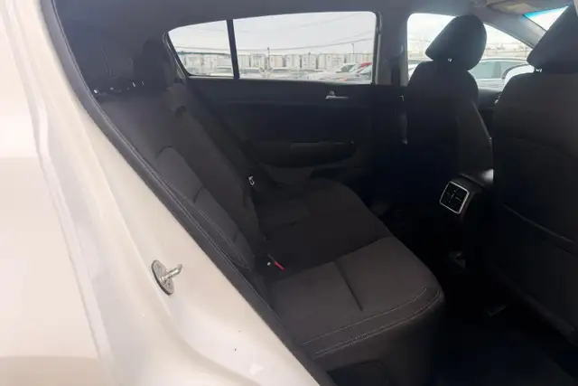 2022 Kia Sportage LX AWD - Photo 14