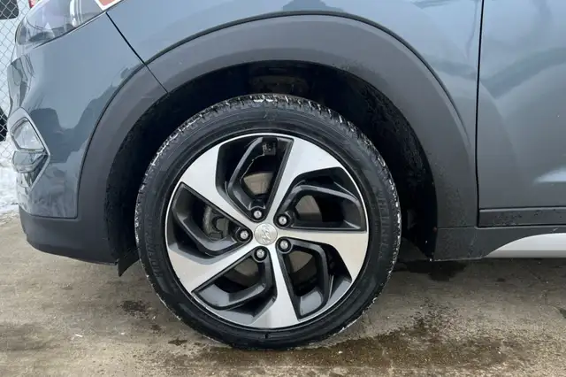 2017 Hyundai Tucson AWD 4dr 1.6L SE - Photo 10