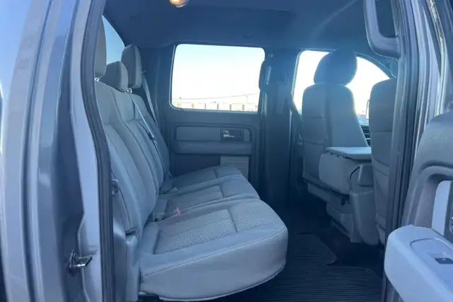 2014 Ford F-150 4WD SuperCrew 145' XLT - Photo 13