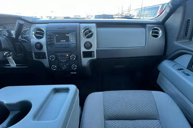 2014 Ford F-150 4WD SuperCrew 145' XLT - Photo 19