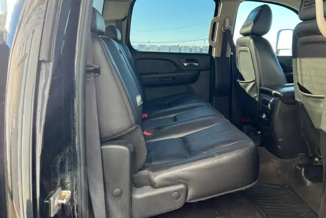2008 GMC Sierra 3500HD 4WD Crew Cab 167' DRW SLT - Photo 11