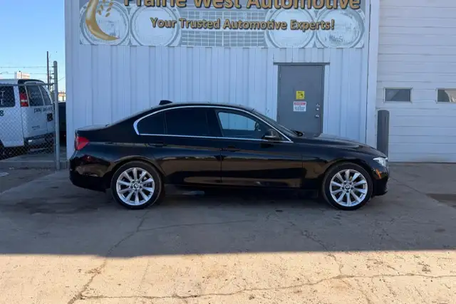 2017 BMW 3-Series 4dr Sdn 330i xDrive AWD - Photo 4