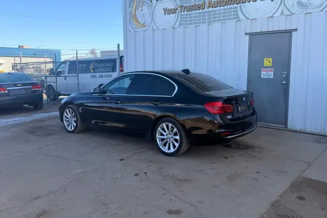 2017 BMW 3-Series 4dr Sdn 330i xDrive AWD - Photo 7