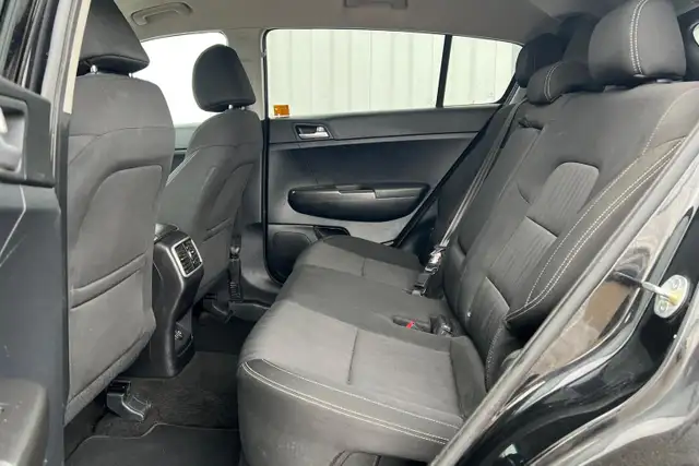 2021 Kia Sportage LX AWD - Photo 16