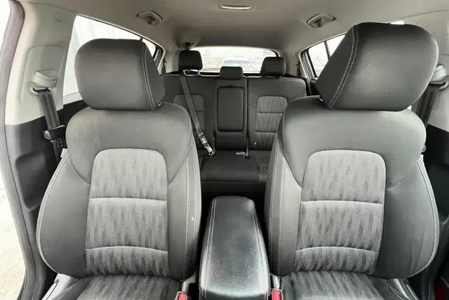 2021 Kia Sportage LX AWD - Photo 18