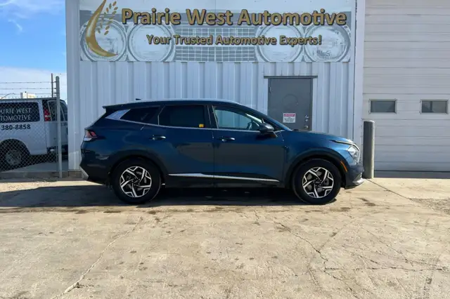 2023 Kia Sportage LX FWD - Photo 4