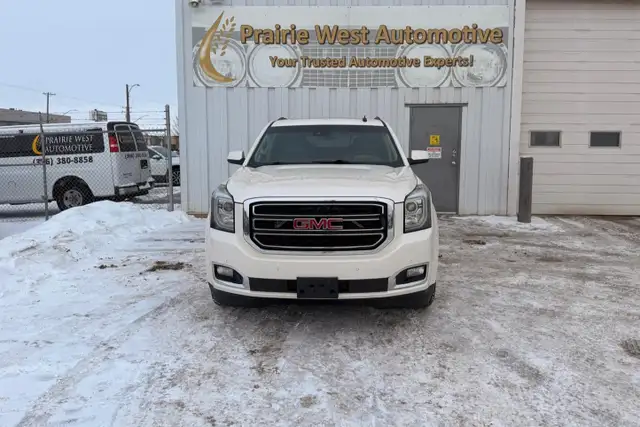 2015 GMC Yukon XL 4WD 4dr SLT - Photo 2