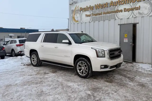 2015 GMC Yukon XL 4WD 4dr SLT - Photo 3