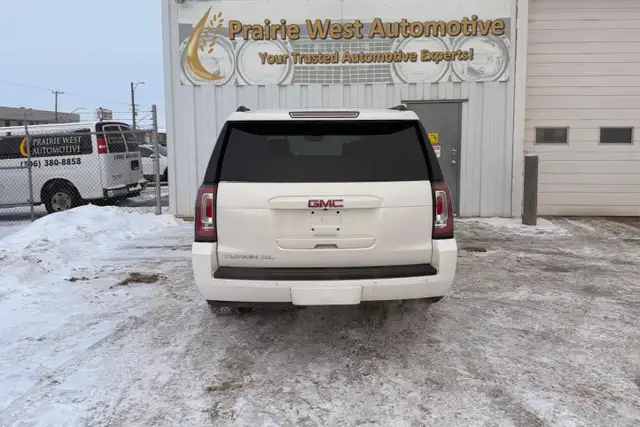 2015 GMC Yukon XL 4WD 4dr SLT - Photo 6