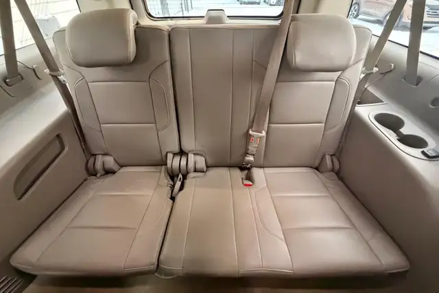 2015 GMC Yukon XL 4WD 4dr SLT - Photo 16