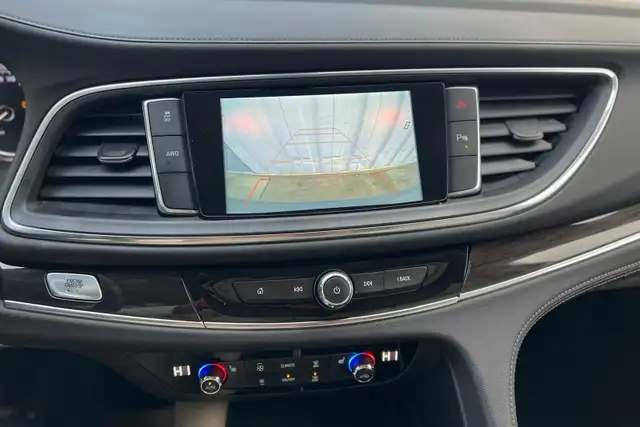 2018 Buick Enclave AWD 4dr Essence - Photo 16